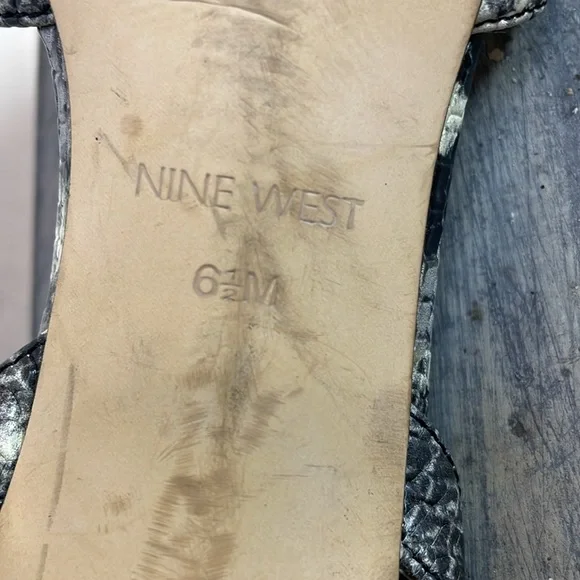 #0172 Nine West Black and Gray Snakeskin Low Heels with Wrap Ankle Strap-6.5 - Picture 10 of 11